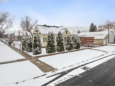 1439 3rd Street Baker City OR 97814