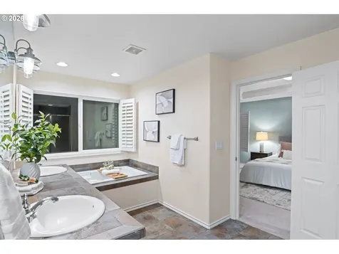 14992 SW Lookout Drive Portland OR 97224