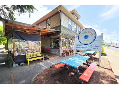 3525 NE 76th Avenue Portland OR 97213