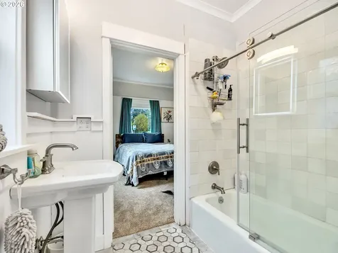 637 Niagara Avenue Astoria OR 97103