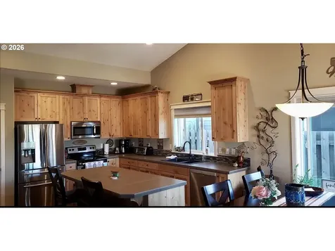 928 E 16th Street Lafayette OR 97127