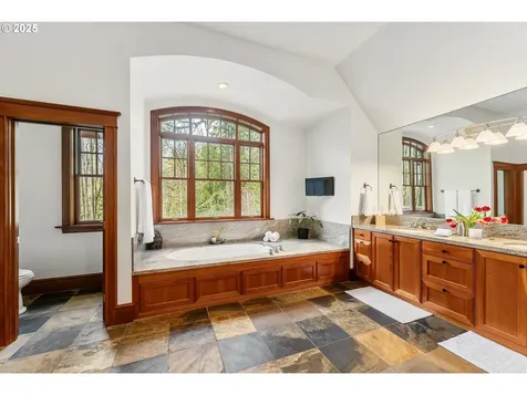 13509 NW Glendoveer Drive Portland OR 97231
