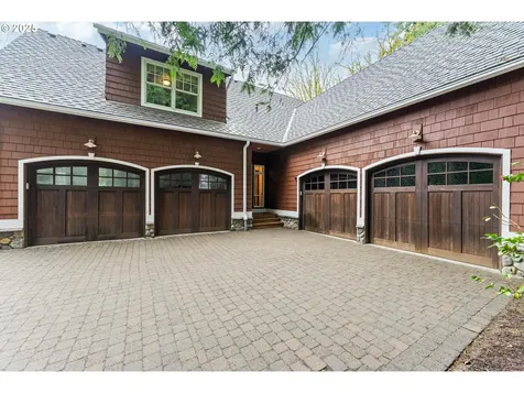 13509 NW Glendoveer Drive Portland OR 97231