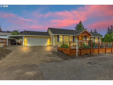 709 S Park Street Carlton OR 97111