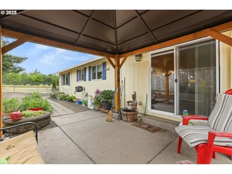709 S Park Street Carlton OR 97111