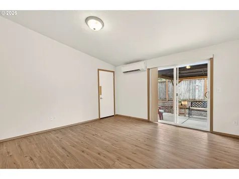 709 S Park Street Carlton OR 97111