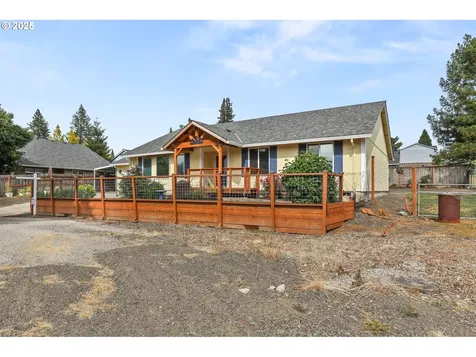 709 S Park Street Carlton OR 97111