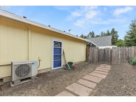 709 S Park Street Carlton OR 97111