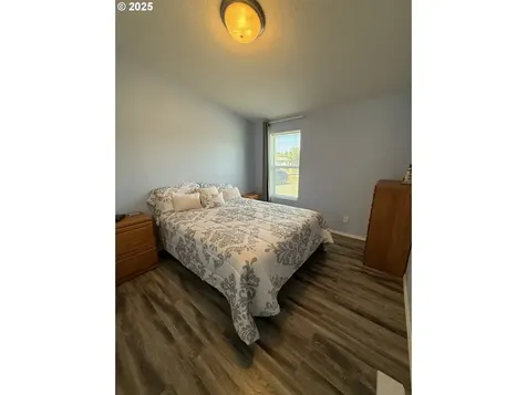 1750 S 28th Court Coos Bay OR 97420