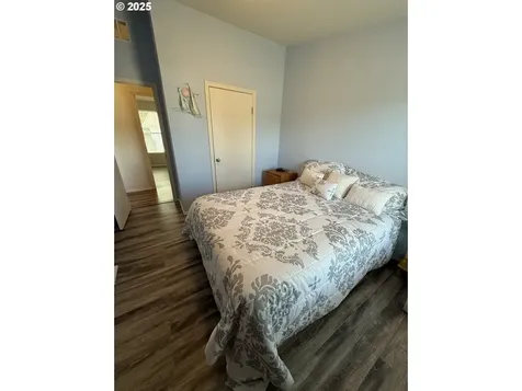 1750 S 28th Court Coos Bay OR 97420