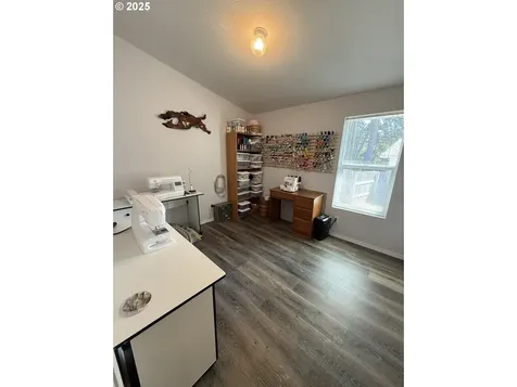 1750 S 28th Court Coos Bay OR 97420