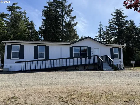 1750 S 28th Court Coos Bay OR 97420