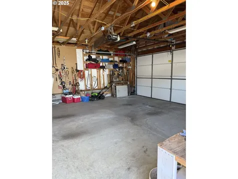 1750 S 28th Court Coos Bay OR 97420