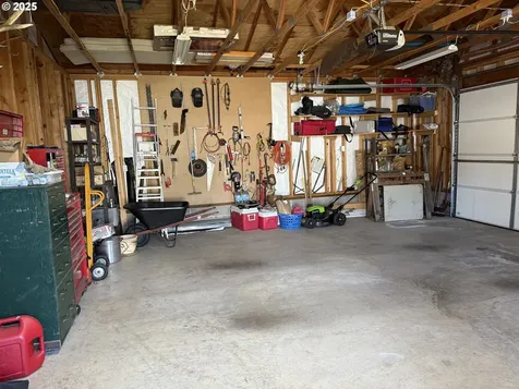 1750 S 28th Court Coos Bay OR 97420