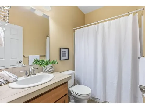 2111 NE 94th Court Vancouver WA 98664