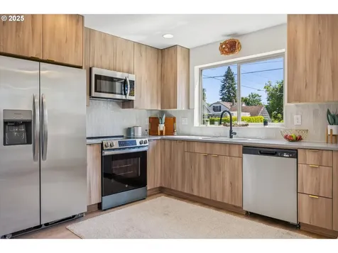 7307 N Stanford Avenue Portland OR 97203