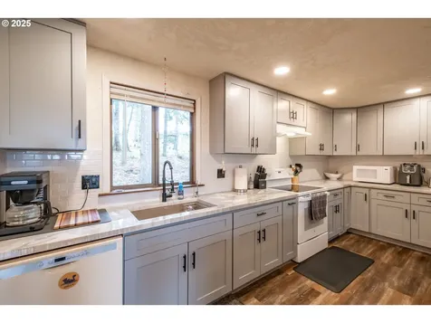 30528 Ty Valley Road Lebanon OR 97355