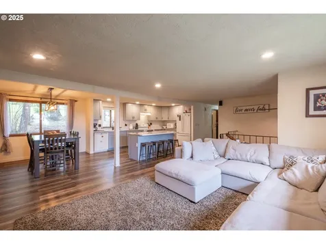 30528 Ty Valley Road Lebanon OR 97355