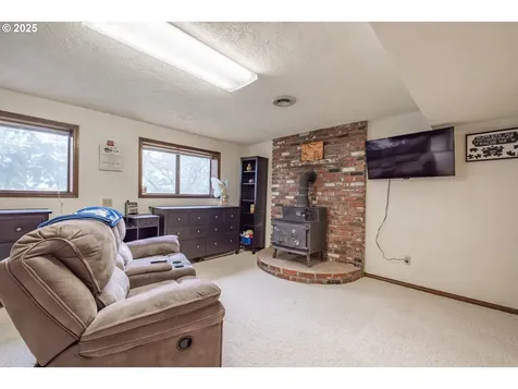 30528 Ty Valley Road Lebanon OR 97355