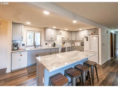 30528 Ty Valley Road Lebanon OR 97355