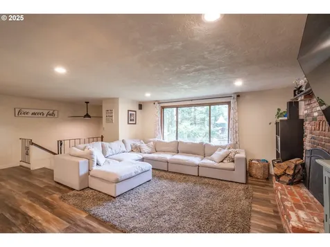 30528 Ty Valley Road Lebanon OR 97355