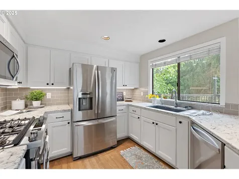13449 Vermeer Drive Lake Oswego OR 97035