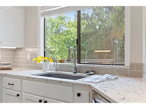 13449 Vermeer Drive Lake Oswego OR 97035
