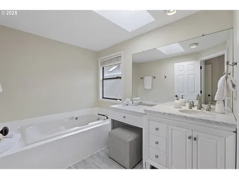 13449 Vermeer Drive Lake Oswego OR 97035