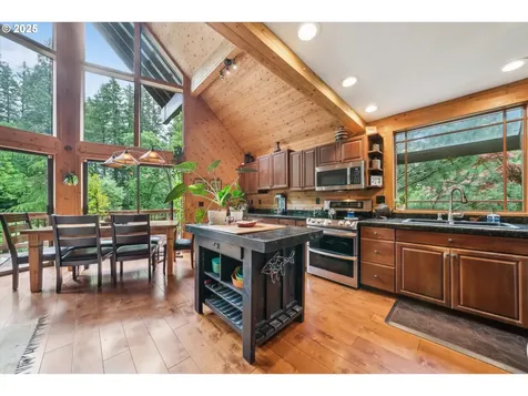 30625 SW Riverwood Drive West Linn OR 97068