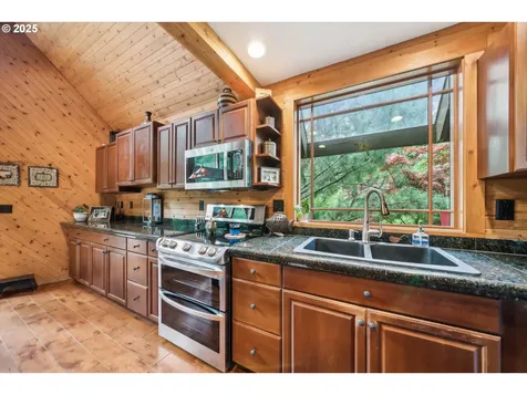 30625 SW Riverwood Drive West Linn OR 97068