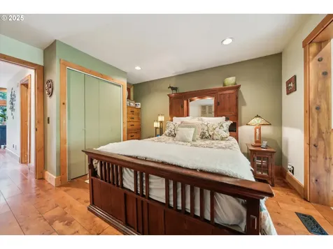 30625 SW Riverwood Drive West Linn OR 97068