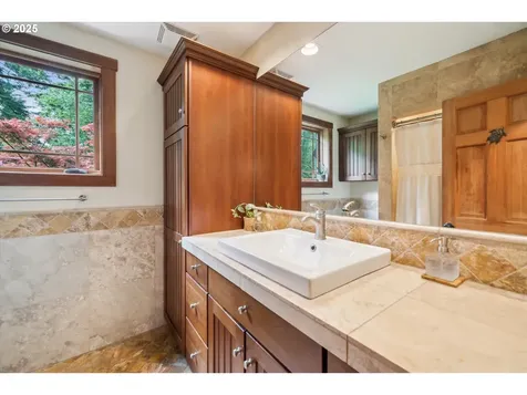 30625 SW Riverwood Drive West Linn OR 97068