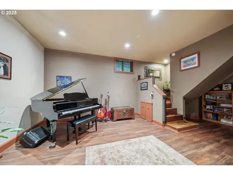 30625 SW Riverwood Drive West Linn OR 97068