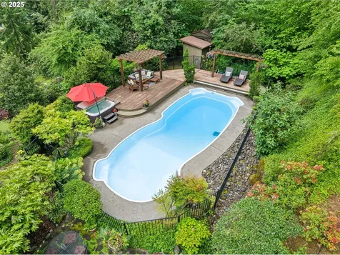 30625 SW Riverwood Drive West Linn OR 97068