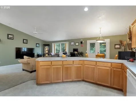 4233 Heavens Way S Salem OR 97302