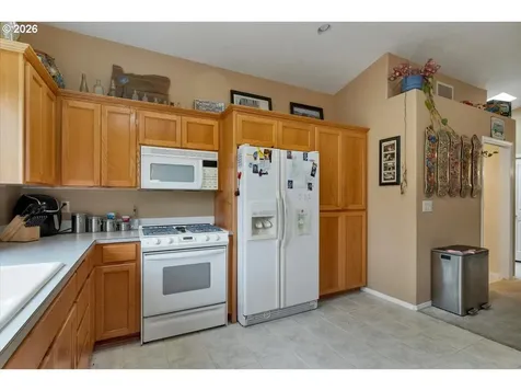 4233 Heavens Way S Salem OR 97302