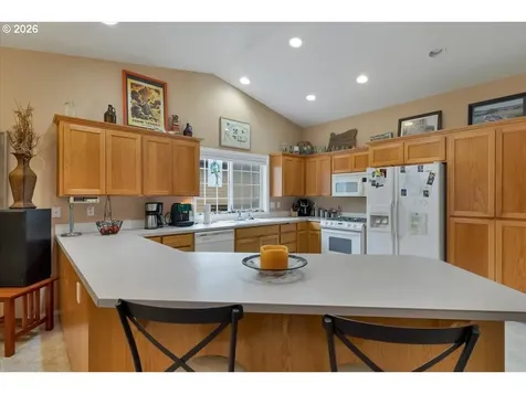 4233 Heavens Way S Salem OR 97302
