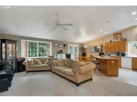 4233 Heavens Way S Salem OR 97302