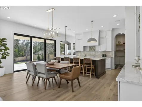 1050 Atwater Road Lake Oswego OR 97034