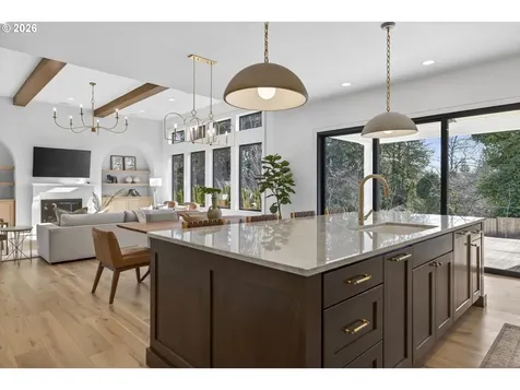 1050 Atwater Road Lake Oswego OR 97034