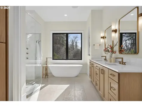 1050 Atwater Road Lake Oswego OR 97034