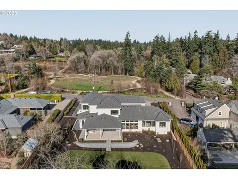 1050 Atwater Road Lake Oswego OR 97034