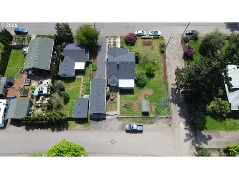 8011 SE Lambert Street Portland OR 97206