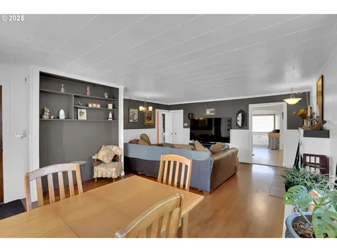 8011 SE Lambert Street Portland OR 97206
