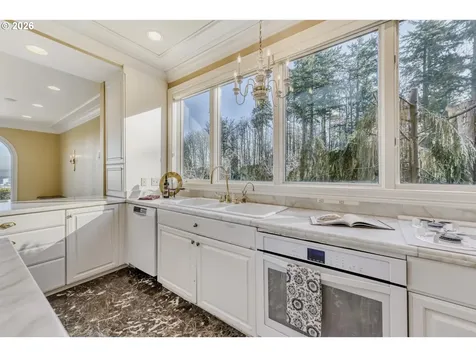 2338 SW 15th Avenue Portland OR 97201
