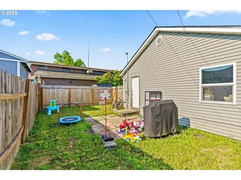 1483 5th Street Springfield OR 97477