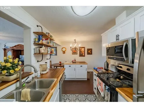 2990 Harding Court Sweet Home OR 97386