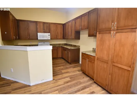 2360 NW Witherspoon Avenue Roseburg OR 97471