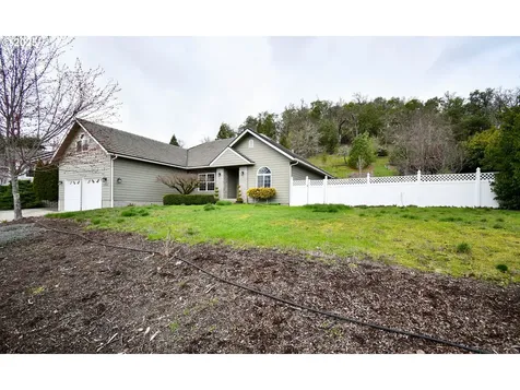 2360 NW Witherspoon Avenue Roseburg OR 97471