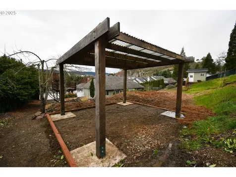 2360 NW Witherspoon Avenue Roseburg OR 97471